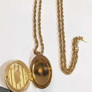 1928 Locket Necklace